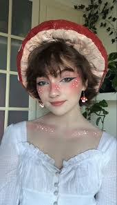 Caroline Schick's Instagram, Twitter & Facebook