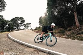 Model bianchi oltre xr4 disc v barevném provedení celeste a v elegatním. Bianchi Oltre Xr4 Disc Review Gran Fondo Cycling Magazine