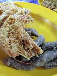 Kuala terengganu's sultan mahmud airport (tgg) has around half a dozen flights per day to kuala lumpur (1 hour) on malaysia airlines and airasia. Tempat Menarik Terengganu Ikan Goreng Tepung Saji My