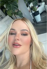 Vic Marie: Actriz y Sensación de Redes Sociales