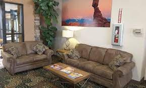 See 588 traveler reviews, 118 candid photos, and great deals for inn at the canyons, ranked #1 of 6 hotels in monticello and rated 4 of 5 at tripadvisor. Inn At The Canyons Ab 70 Hotels In Monticello Kayak