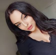 Nicole Freire's Instagram, Twitter & Facebook