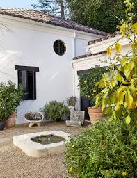 Model kendall jenner attends 2017 harper's bazaar icons at the plaza hotel on september 8, 2017 in new york city. Inside Supermodel Kendall Jenner S Tranquil Los Angeles Home Architectural Digest