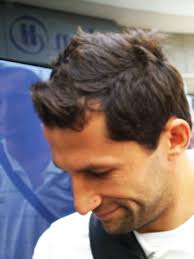 Ed è volato da monaco, dove vive, sino a torino seit drei jahren ist hasan salihamidzic bayerns mann für die transfers. Hasan Salihamidzic Wikipedia