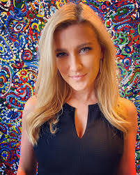 Jessica Burch's Instagram, Twitter & Facebook