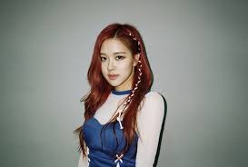Namun kini jennie blackpink menerapkan model rambut sebahu yang tampak fresh. 15 Gaya Rambut Pakai Jepit Kekinian Ala Blackpink Jadi Makin Memesona