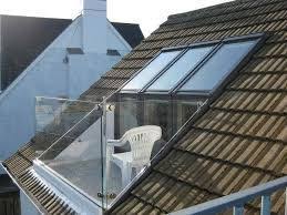 17 Ideen Fur Uberirdisch Begrunte Dachoberlichter Begrunte Dachoberlichter Fur Gardeng Dachbalkon Dachboden Renovierung Dachfenster