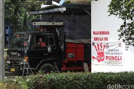 Apr 06, 2021 · gaji uppkb : Truk Obesitas Di Pantura Pasti Ditindak Foto 2