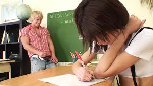 我和我的同学在教室里做爱