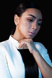 Ngấp nghé 40, “người tình” Lý Hùng vẫn đầy gợi cảm