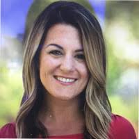 Hilary Hanson's Instagram, Twitter & Facebook