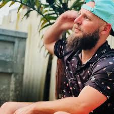 Jason Deighton's Instagram, Twitter & Facebook