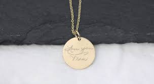 5. Gravierte Halsketten