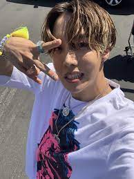 Stay till the end fo. Behind The Screen J Hope Feat Becky G Chicken Noodle Soup