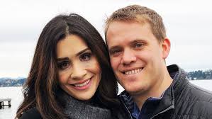 Evita Almassi, Christopher Main