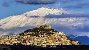 Bu kayışın magma hareketlerinden kaynaklandığı düşünülüyordu. Etna Yanardagi Catania Gorulecek Yerler