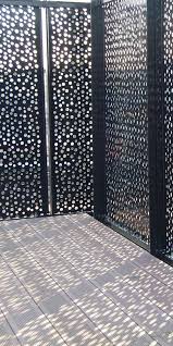 Vue A Contre Jour De Garde Corps Garde Corps Terrasse Garde Corps Tole Perforee