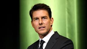 Since his smile is one of the trademarks as well as the race, his athletic and weird surprise look reaps the harvest in all his films, so the veneers were responsible for getting the. I Smile Through My Film Stunts Claims Tom Cruise