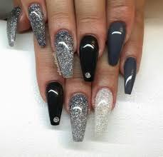 Acrylic Black And Gray Nails 20 Trendy Nails Design Black Gray Black Nail Designs Silver Nails Nail Designs
