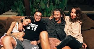 В последнее время подписчики айзы долматовой обратили внимание, что она вновь стала близко общаться с. Ajza Anohina Foto S Gufom Ego Devushkoj I Svoim Vtorym Muzhem