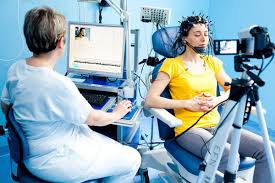 نوار مغز یا الکتروانسفالوگرافی (eeg) برای تشخیص آسیب های مغزی ...