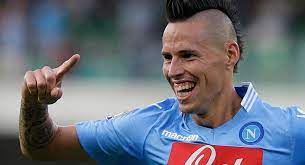 Menajerler tarafından trabzonspor'a teklif edilen oyuncu hakkında teknik direktör. Wandbilder Fur Hamsik In Quarto Jorits Arbeit Fur Den Napoli Fussballer