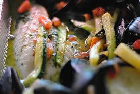 Filetti di orata con zucchine e patate croccanti. Filetto Di Orata In Padella In Umido Con Cozze Olive Patate E Zucchine Picture Of Gastronomia Pasta Fresca Gusti Mediterranei Savona Tripadvisor