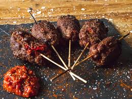 Cevapcici Richtig Grillen Otto Zeigt Dir Wie Du Die Wurzigen Hackrollchen Vom Balkan Auf Dem O F B Richtig Grillen Rezept Cevapcici Cevapcici Selber Machen