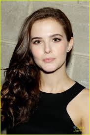 Zoey Deutch: 'Beautiful Creatures' at New York Comic Con!