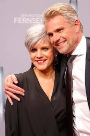 Markus lanz gilt als schleimig und neoliberal, für manche gar als hassfigur. Extra Birgit Schrowange 60 Denkt An Hochzeit Mit Frank Spothelfer Express De