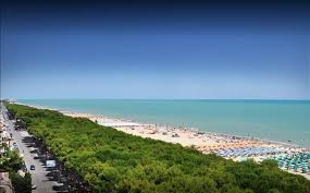 Il residence di alba adriatica appartamenti riviera vi aspetta per le vostre vacanze estive sulla costa adriatica in abruzzo a soli 25 mt dal mare. Alba Mare Case Vacanze Al Mare In Abruzzo Alba Mare