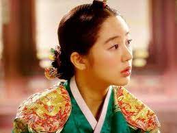He initially rose to fame as a member of south korean duo un debuting with the single voice mail in 2000. ê¶ ìœ¤ì€í˜œ Yoon Eun Hye ì‚¬ëž'