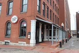 17384 chesterfield airport road, chesterfield, mo 63005. The Old Spaghetti Factory Dress Code