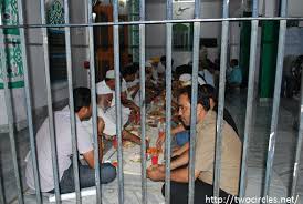 Malaysia time does not follow daylight saving time now. Really Ugly Things About Ramadan In 7 Countries Including Malaysia