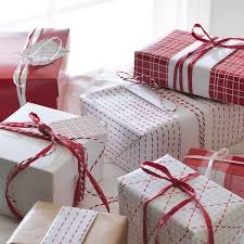 Vinter 2019 Rollo Papel De Regalo Navidad Rojo A Cuadros Ikea Gift Wrapping Patterned Gift Wrap Ikea