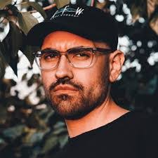 Beau Manning's Instagram, Twitter & Facebook