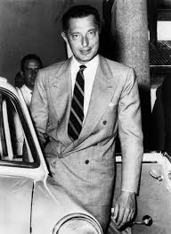 Lo storico collaboratore di gianni agnelli è comparso a 94 anni al san raffaele, dove era ricoverato,. Photos The International Best Dressed List S Hall Of Fame Gianni Agnelli Pitti Uomo Street Style Dapper Men