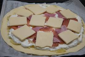 Tourte Au Jambon Et Au Fromage A Raclette Les Petits Plats De Patchouka Recette Tourte Au Jambon Tourte Recette Fromage
