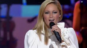 August 1984 in krasnojarsk, russische sfsr, sowjetunion) ist eine deutsche schlager sängerin, tänzerin, unterhaltungskünstlerin, fernsehmoderatorin und schauspielerin. Yabla Player Learn German Helene Fischer Atemlos Durch Die Nacht