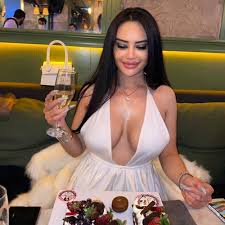 Naz Mila, Takipçisinden Gelen Yorumu İfşa Edip Dalga Geçti