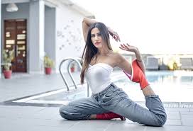 Sonnalli Seygall S Yoga Demo Is The Perfect Motivation To Work Out In Absence Of Gym And Other Equipment The Prevalent India Latest Mumbai India News World News She won the title of miss india international, 2006. yoga demo is the perfect motivation