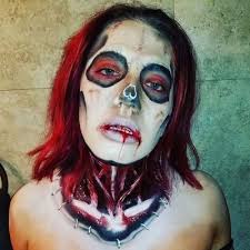 Kayla Arneson's Instagram, Twitter & Facebook