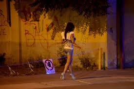 Sulle strade bergamasche sono rimaste in poche, la prostituzione adesso è  online - Prima Bergamo