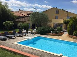 Belle Piscine Entre Revel Et Castres Avec Toutes Sortes D Equipements