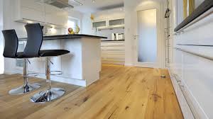 Wie unten beschrieben geld oder cremgelb, würde ich abraten. Holzboden Kuche Erfahrungen Caseconrad Com