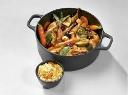 De belles cailles cuisinées aux fruits de saison. Recette De Cailles Roties De Challans Aux Herbes Seches En Cocotte Boulgour Aux Abricots Secs Cremeux De Carottes Aux Epices
