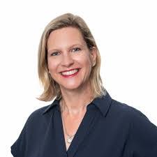 Santa Espinal's Instagram, Twitter & Facebook