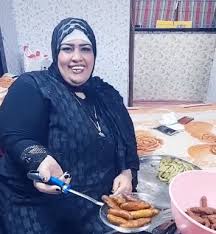 في تصرف مفاجئ، نشرت المذيعة ريهام سعيد صورًا تجمعها باليوتيوبر «أم نور» السيدة التي انتشرت صورها ومقاطع الفيديو الخاصة بها على مواقع التواصل الاجتماعي أثناء طبخ الـ «كفتة» في غرفة نومها، في تصرف غير مبرر على الإطلاق. Ø¨Ø§Ù„ÙÙŠØ¯ÙŠÙˆ Ø£Ù… Ù†ÙˆØ± Ø®Ù„Ø¹Øª Ø§Ù„Ø­Ø¬Ø§Ø¨ Ø¨Ø¹Ø¯ Ø§Ù„Ø´Ù‡Ø±Ø© Ø·Ø§Ù„Ø¹ ÙƒÙ… ØªØ±Ø¨Ø­ Ù…Ù† ØªÙ„Ùƒ Ø§Ù„ÙÙŠØ¯ÙŠÙˆÙ‡Ø§Øª Ø§Ù„Ø¨ÙˆØ§Ø¨Ø© 24