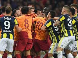 Fenerbahce.org olarak, ziyaretçilerimizin güvenlik haklarını tamamen gözetmekte ve korumaktayız. Istanbul Derby Between Galatasaray Vs Fenerbahce Descends Into Chaos After Mass Brawl Football News