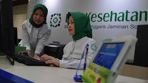 Bpjs kesehatan (badan penyelenggara jaminan sosial kesehatan) merupakan badan hukum publik yang bertanggung jawab langsung kepada presiden dan memiliki tugas untuk menyelenggarakan jaminan kesehatan nasional bagi seluruh rakyat indonesia. Bpjs Kesehatan Premium Officially Drops Starting May 1 News En Tempo Co Tempo Co